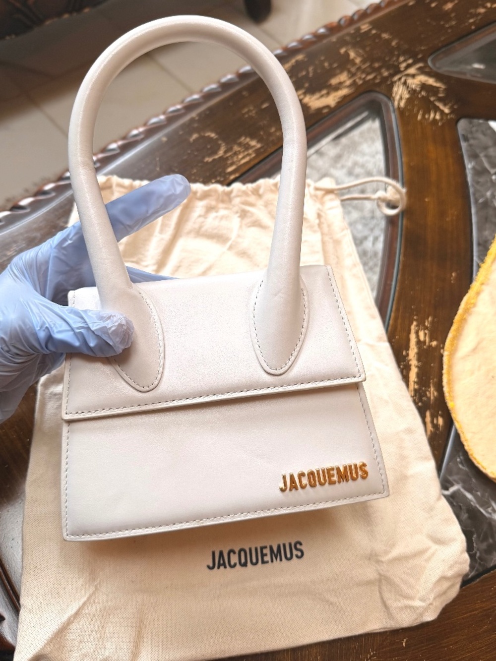 JACQUEMUS - Le Chiquito Moyen White (Medium)